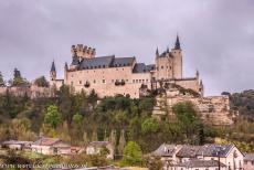Oude stad van Segovia en het aquaduct - De oude stad van Segovia: Een van de monumenten in Segovia is het Alcázar. Het Alcázar van Segovia is een van de...