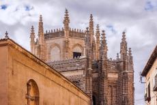 Historische stad van Toledo - Historische stad van Toledo: Het Monasterio de San Juan de los Reyes (koninklijke klooster van Sint-Jan van de Vorsten) werd gebouwd in opdracht... Historische stad van Toledo - Historische stad van Toledo: Het Monasterio de San Juan de los Reyes (koninklijke klooster van Sint-Jan van de Vorsten) werd gebouwd in opdracht...