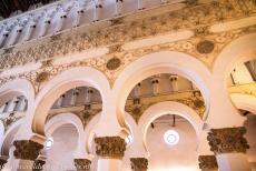Historische stad van Toledo - De Santa María la Blanca is een voormalige synagoge in de historische stad Toledo. Deze sjoel werd tussen 1180 en 1203 op christelijke... Historische stad van Toledo - De Santa María la Blanca is een voormalige synagoge in de historische stad Toledo. Deze sjoel werd tussen 1180 en 1203 op christelijke...