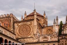 Klooster van Santa Maria de Guadalupe - Koninklijk klooster van Santa Maria de Guadalupe: Een deel van het klooster in mudéjarstijl. Het klooster van Guadalupe is...