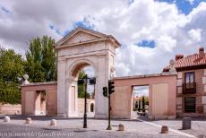 Universiteit en van Alcalá de Henares - De universiteit en de historische parochie van Alcalá de Henares: De Madrid Poort. Alcalá de Henares werd gesticht en gebouwd als...