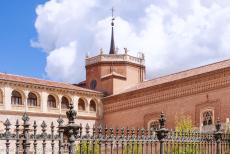 Universiteit en van Alcalá de Henares - De universiteit en historische parochie van Alcalá de Henares: Het Aartsbisschoppelijk paleis in Alcalá de Henares was de residentie...
