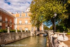 Cultuurlandschap van Aranjuez - Cultuurlandschap van Aranjuez: De stenen brug over het kanaal La Ría in de Jardín de la Isla, de Eilandtuin....