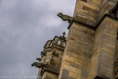 Routes in Frankrijk naar Santiago de Compostela - Pelgrimsroutes in Frankrijk naar Santiago de Compostela: De Basiliek Notre-Dame de L'Epine in het dorpje L'Epine. De gevels zijn... Routes in Frankrijk naar Santiago de Compostela - Pelgrimsroutes in Frankrijk naar Santiago de Compostela: De Basiliek Notre-Dame de L'Epine in het dorpje L'Epine. De gevels zijn...