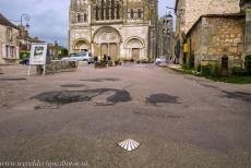 Routes in Frankrijk naar Santiago de Compostela - Pelgrimsroutes in Frankrijk naar Santiago de Compostela: De Basiliek Sainte-Marie-Madeleine in Vézelay is het beginpunt van de Via... Routes in Frankrijk naar Santiago de Compostela - Pelgrimsroutes in Frankrijk naar Santiago de Compostela: De Basiliek Sainte-Marie-Madeleine in Vézelay is het beginpunt van de Via...