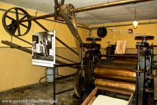 Houtpulp en kartonfabriek van Verla - De papierpers van de houtpulp en kartonfabriek van Verla was aangesloten op een centrale as door middel van aandrijfriemen. Op...