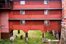 Houtpulp- en kartonfabriek van Verla - De houtpulp- en kartonfabriek van Verla: Van de eerste kartonfabriek is alleen nog deze historische houten overkapte... Houtpulp- en kartonfabriek van Verla - De houtpulp- en kartonfabriek van Verla: Van de eerste kartonfabriek is alleen nog deze historische houten overkapte...