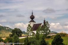 Levoča, Spišský Hrad en bijbehorende monumenten - Levoča, Spišský Hrad en bijbehorende cultuurmonumenten: De kerk van de Heilige Geest in het dorp Žehra. Rechts is...