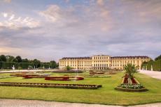 Paleis en tuinen van Schönbrunn - Paleis Schönbrunn is een van de belangrijkste culturele monumenten in Oosterijk en sinds 1960 een van de populairste...