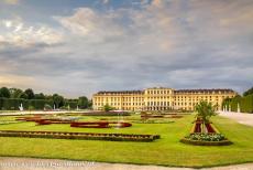 Paleis en tuinen van Schönbrunn - Paleis Schönbrunn is een van de belangrijkste culturele monumenten in Oosterijk en sinds 1960 een van de populairste...