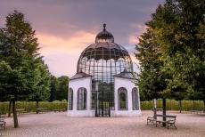 Paleis en tuinen van Schönbrunn - Paleis en tuinen van Schönbrunn: De Columbary werd gebouwd in 1750-1755, het was bedoeld om duiven in onder te brengen. De Columbary heeft...