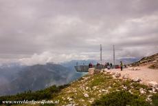 Hallstatt-Dachstein / Salzkammergut - Cultuurlandschap Hallstatt-Dachstein / Salzkammergut: De Vijf Vingers is een uitkijkplatform in de vorm van een hand met vijf vingers,...