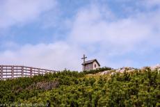 Hallstatt-Dachstein / Salzkammergut - Hallstatt-Dachstein / Salzkammergut Cultural Landscape: The Heilbronn Memorial Chapel on the Krippenstein Peak. The second cable car station is on...