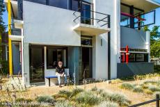 Rietveld Schröderhuis - Het Rietveld Schröderhuis was het eerste huis dat werd ontworpen door Gerrit Rietveld, een architect en meubelmaker, een pionier...