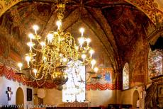 Oud Rauma - Oud Rauma: De muren en de gewelven van de Heilige Kruiskerk zijn gedecoreerd met kleurrijke middeleeuwse muurschilderingen in de... Oud Rauma - Oud Rauma: De muren en de gewelven van de Heilige Kruiskerk zijn gedecoreerd met kleurrijke middeleeuwse muurschilderingen in de...