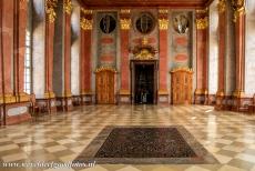 Cultuurlandschap Wachau - Cultuurlandschap Wachau: De Marmeren Zaal van de abdij van Melk deed dienst als balzaal en eetzaal. De zaal is verfraaid met zuilen en...