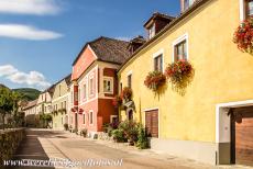 Cultuurlandschap Wachau - Cultuurlandschap Wachau: Een straatje in het pittoreske Oostenrijkse dorpje Weißenkirchen in de Wachauvallei. Weißenkirchen...