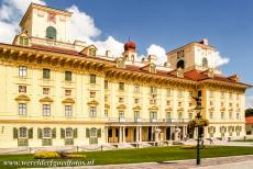 Cultuurlandschap van de Fertö / Neusiedlersee - Cultuurlandschap van de Fertö / Neusiedlersee: Het Esterházy Paleis in Eisenstadt. Toen Joseph Haydn in Eisenstadt voor de familie...