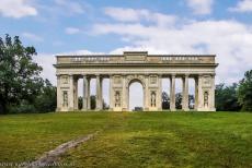 Cultuurlandschap van Lednice-Valtice - Lednice-Valtice Cultural Landscape: De neoklassieke Colonnade werd in 1810-1820 gebouwd op de top van een heuvel. De Colonnade staat ook bekend... Cultuurlandschap van Lednice-Valtice - Lednice-Valtice Cultural Landscape: De neoklassieke Colonnade werd in 1810-1820 gebouwd op de top van een heuvel. De Colonnade staat ook bekend...