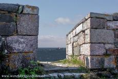 Fort Suomenlinna - De vestingwerken van Fort Suomenlinna werden gebouwd in de 18de eeuw. De Koningspoort werd gebouwd in 1753-1754 als de ceremoniële...