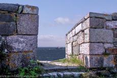Fort Suomenlinna - De&nbsp;vestingwerken van Fort Suomenlinna werden gebouwd in de 18de eeuw. De Koningspoort werd gebouwd tussen 1753 en 1754 als de...