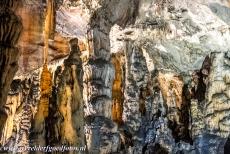 Grotten van de Aggtelek Karst - Baradla - Grotten van de Aggtelek karst en Slowaakse karst: Sommige delen van de Baradla grot hebben buitengewone kleuren. In de Baradla grot ligt de...