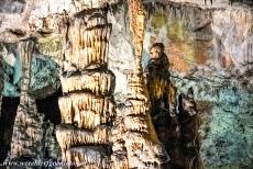 Grotten van de Aggtelek Karst - Baradla - Grotten van de Aggtelek karst en Slowaakse karst: Bijzondere mintgroen en zachtroze gekleurde druipsteenformaties in de Baradla grot, een...