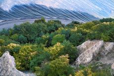 Oude en voorhistorische beukenbossen - Nationaal Park Jasmund: De Hochuferweg is een ongeveer 12 km lange wandelroute door het nationale park. De route loopt van&nbsp;Lohme naar...