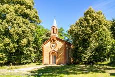 Voorhistorische beukenbossen van Europa - Nationaal Park Müritz: De kerk van Speck werd gebouwd in 1876-1877. Het dorpje Speck ligt in Nationaal Park Müritz, ten westen...