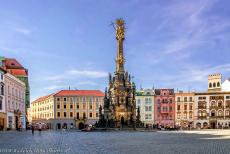 Zuil van de Heilige Drie-eenheid in Olomouc - De Zuil van de Heilige Drie-eenheid staat op het centrale plein van de stad Olomouc in Tsjechië. Olomouc is een stad in...