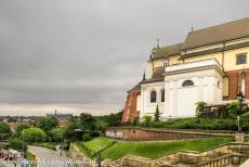 Historisch centrum van Warschau - Historisch centrum van Warschau: Het Nationaal Stadion gezien vanuit het historisch centrum van Warschau. Het Stadion Narodowy werd...