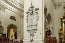 Historisch centrum van Warschau - Historisch centrum van Warschau: In een zuil van de Heilige Kruiskerk in Warschau bevindt zich de urn met het hart van Frédéric... Historisch centrum van Warschau - Historisch centrum van Warschau: In een zuil van de Heilige Kruiskerk in Warschau bevindt zich de urn met het hart van Frédéric...