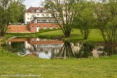 Berlin Modernism Housing Estates - Berlin Modernism Housing Estates: The Horseshoe Settlement in Großsiedlung Britz was built around a pond in the period...