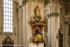 Abdij van Sankt Gallen - Abdij van Sankt Gallen: De preekstoel in de kathedraal is rijk gedecoreerd. De Abdij van Sankt Gallen was eeuwenlang een belangrijk cultureel...