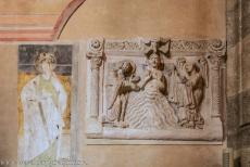 Benedictijner klooster St. Johannes in Müstair - Benedictijner klooster van St. Johannes in Müstair: Een sculptuur in haut-reliëf toont de doop van Christus door de profeet...