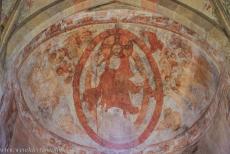 Benedictijner klooster St. Johannes in Müstair - Benedictijner klooster van St. Johannes in Müstair: Een fresco van de Christus Pantocrator in de centrale apsis van de kloosterkerk...