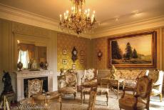 La Chaux-de-Fonds en Le Locle - La Chaux-de-Fonds / Le Locle, de stadsplanning van horlogemakersstadjes: Het interieur van Château des Monts in Le Locle. Château des...