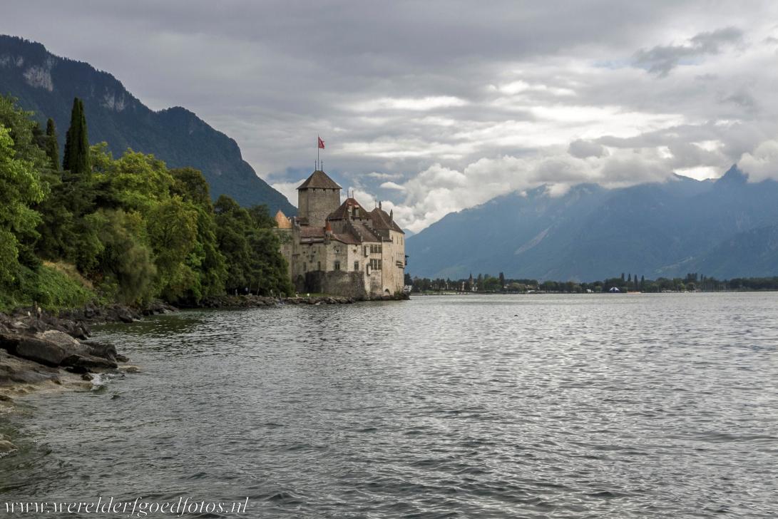 Wijngaardterrassen van de Lavaux - Wijngaardterrassen van Lavaux: Château de Chillon, het Kasteel van Chillon aan het meer van Genève. De wijngaardterrassen van de... Wijngaardterrassen van de Lavaux - Wijngaardterrassen van Lavaux: Château de Chillon, het Kasteel van Chillon aan het meer van Genève. De wijngaardterrassen van de...