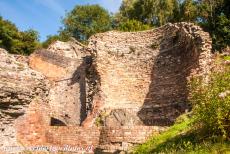 Ironbridge Gorge - Ironbridge Gorge: De Bedlam Furnaces in de Ironbridge kloof, een van de eerste ijzersmelterijen die cokes gebruikten om ijzer te smelten. De...