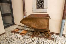 Monte San Giorgio - Monte San Giorgio: The Fossil Museum in Meride houses a mining cart. The mining cart was used to transport the oil shale from...