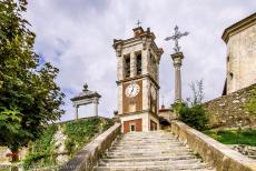 Sacri Monti van Piemonte en Lombardije - Heilige Bergen (Sacri Monti) van Piemonte en Lombardije: Sacro Monte di Varese. De klokkentoren van de de 15de kapel, gewijd aan de...