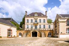 Champagnestreek, heuvels, wijnhuizen en kelders - Heuvels, wijnhuizen en kelders van de Champagnestreek: &nbsp; Het Champagnehuis Bollinger staat in A&yuml;, een wijndorp met een uitstekende...