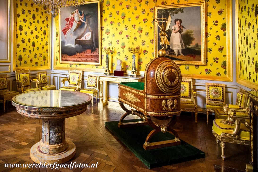 Image of Throne room in the Palace of Fontainebleau, 17th century.