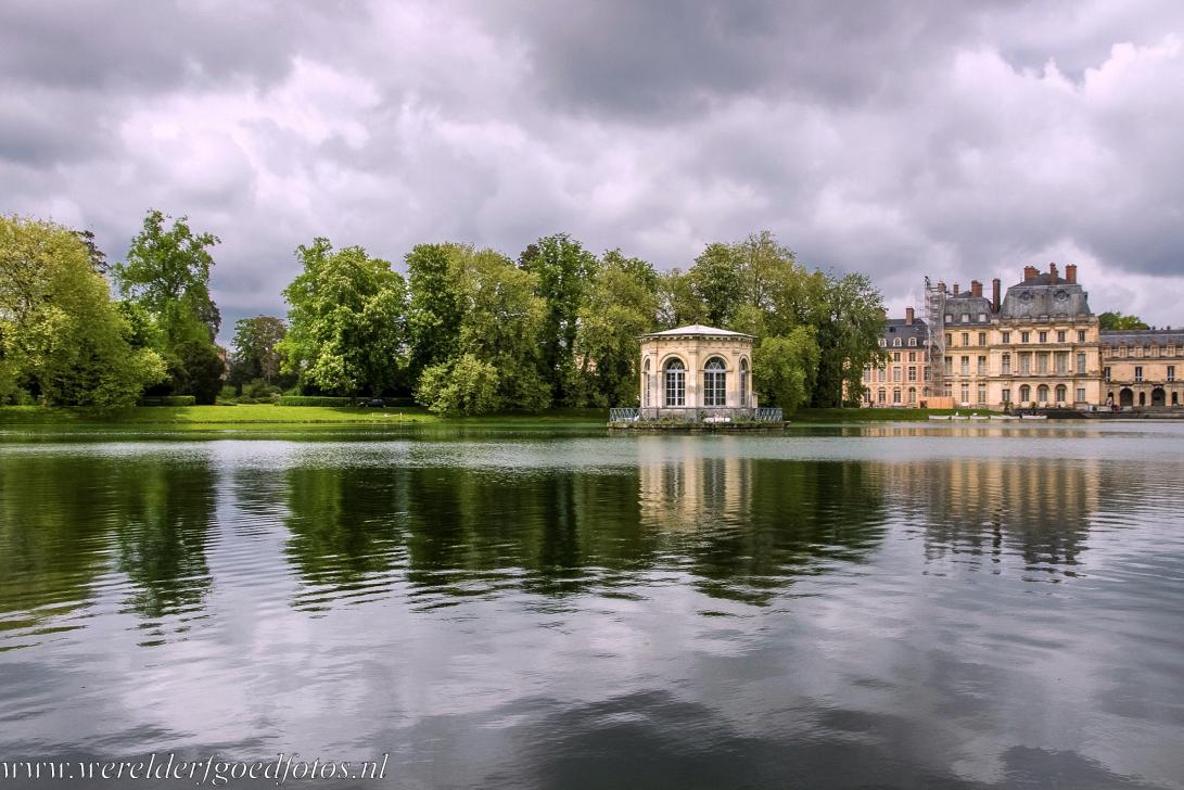 Palace and Park of Fontainebleau - The Palace and Park of Fontainebleau: The Carp Lake and&nbsp;the 17th century octagonal Pavilion de l'&Eacute;tang. The Palace of...