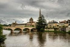 Abdijkerk van Saint-Savin-sur-Gartempe - Abdijkerk van Saint-Savin-sur-Gartempe: De abdij ligt aan de oever van de rivier de Gartempe. Naast de abdij ligt een stenen brug uit de 13de...