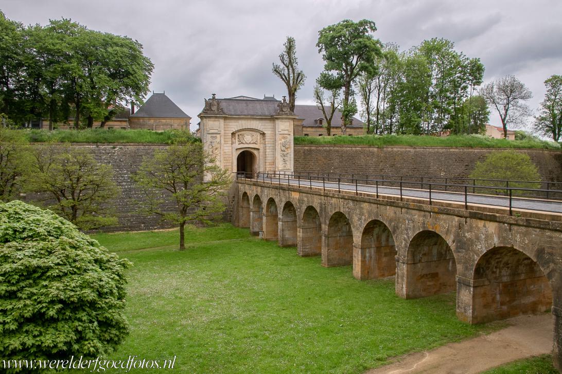 Vestingwerken van Vauban - De vestingwerken van Vauban: De Porte de France, de Franse Poort, is de hoofdingang naar de citadel van Longwy. De vestingwerken werden...