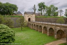 Vestingwerken van Vauban, Citadel van Longwy - De vestingwerken van Vauban: De Porte de France, de Franse Poort, is de hoofdingang naar de citadel van Longwy. De vestingwerken werden...