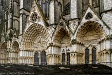 Bourges Cathedral - Bourges Cathedral: The five portals&nbsp;on the west fa&ccedil;ade. The cathedral has no transepts, which forms the cross-shape of most Christian...