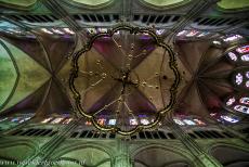 Bourges Cathedral - Bourges Cathedral: The central nave rises up to an amazing height. In the nave is a huge wheel chandelier hanging down from the vaulted ceiling....