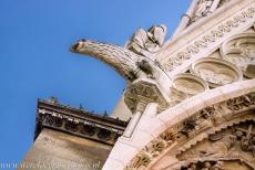 Kathedraal Notre-Dame, Reims - Kathedraal Notre-Dame, voormalig klooster van Saint-Rémi en Paleis van Tau in Reims: Een van de waterspuwers van de kathedraal van Reims.... Kathedraal Notre-Dame, Reims - Kathedraal Notre-Dame, voormalig klooster van Saint-Rémi en Paleis van Tau in Reims: Een van de waterspuwers van de kathedraal van Reims....